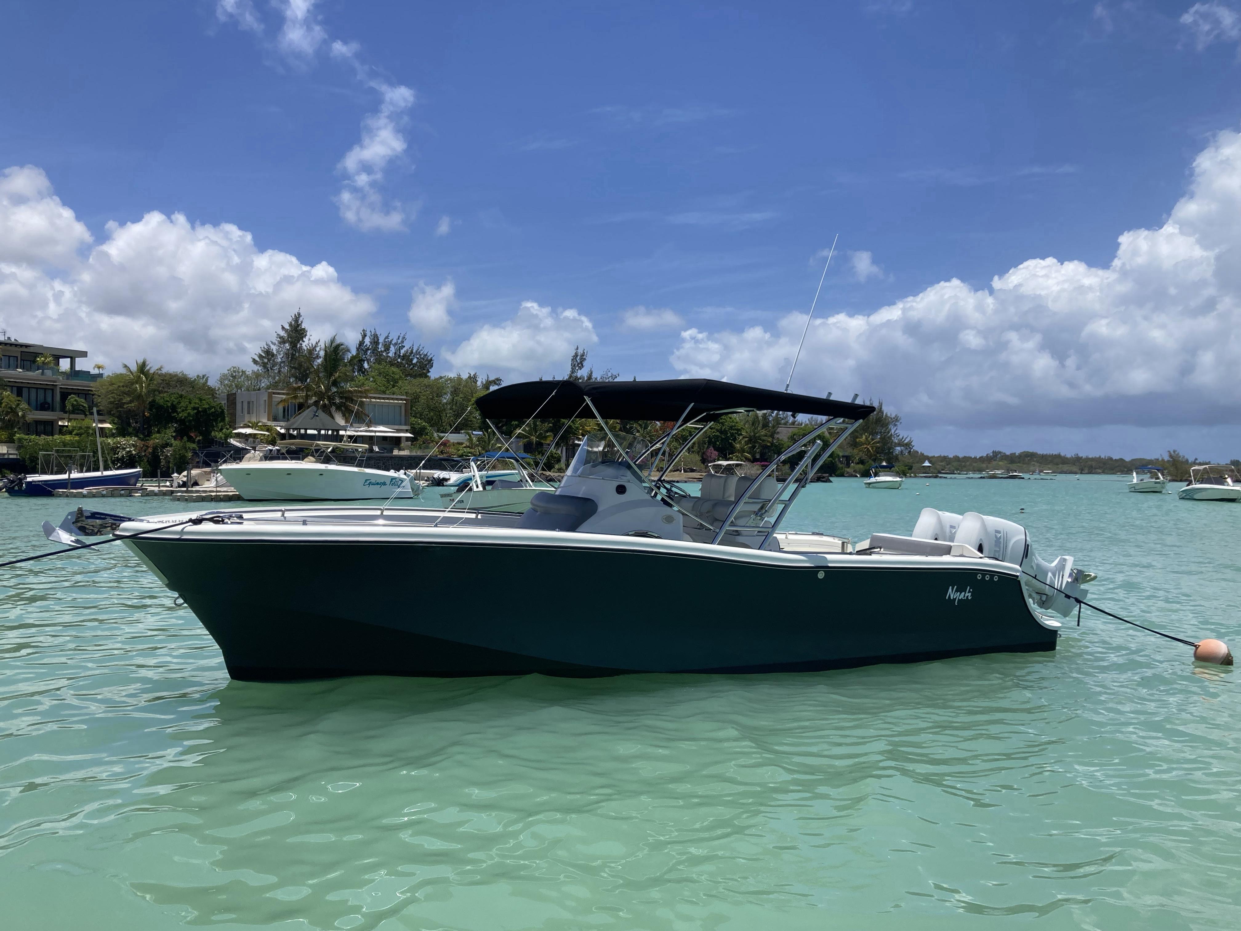 Octopus Yachts 300'